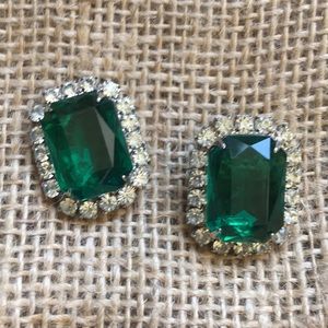 Large emerald rhinestone pierced earrings